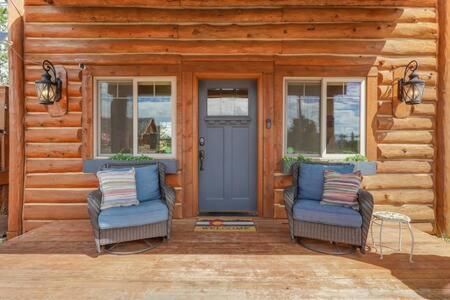 Cabin~Views~Heart Of Town~W&D~Fireplace~Kitchen วูดแลนด์พาร์ค ภายนอก รูปภาพ