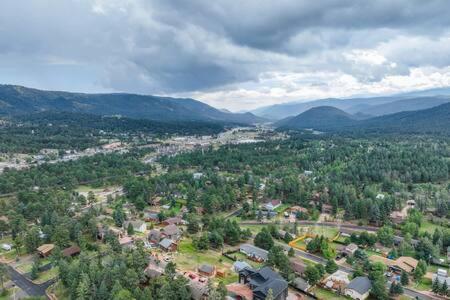 Cabin~Views~Heart Of Town~W&D~Fireplace~Kitchen วูดแลนด์พาร์ค ภายนอก รูปภาพ